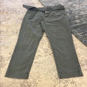 WHITE HOUSE BLACK MARKET WOMANS SLIM CROP PANT/ SIZE 2 HIGH RISE/FOREST GREEN